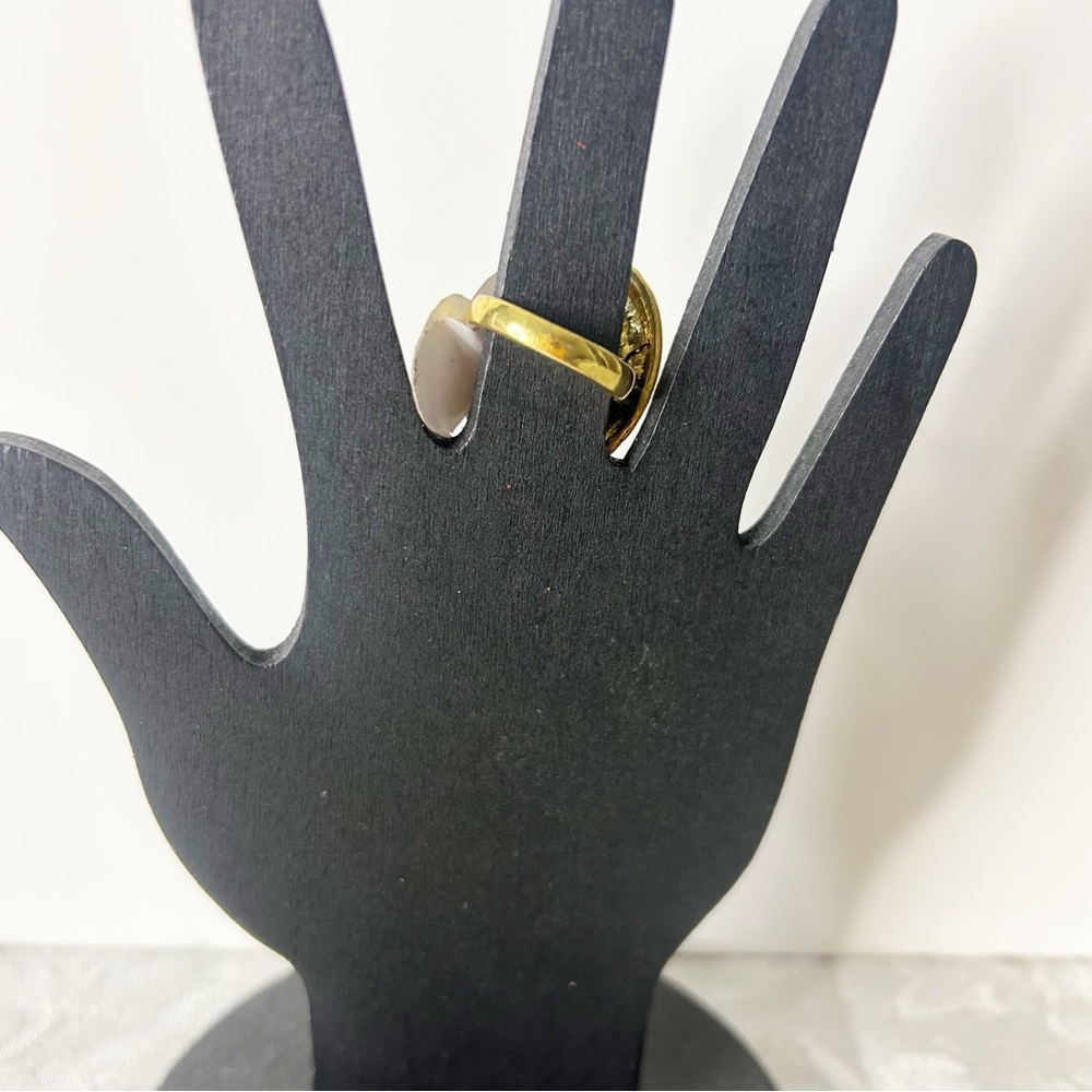 Elegant Red and Gold statement Ring - Picture 2 of 5